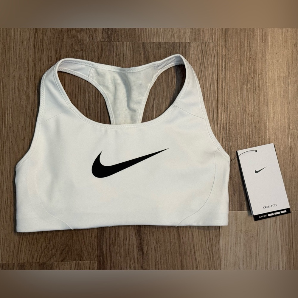 Nike Women’s sports bra XS NWT